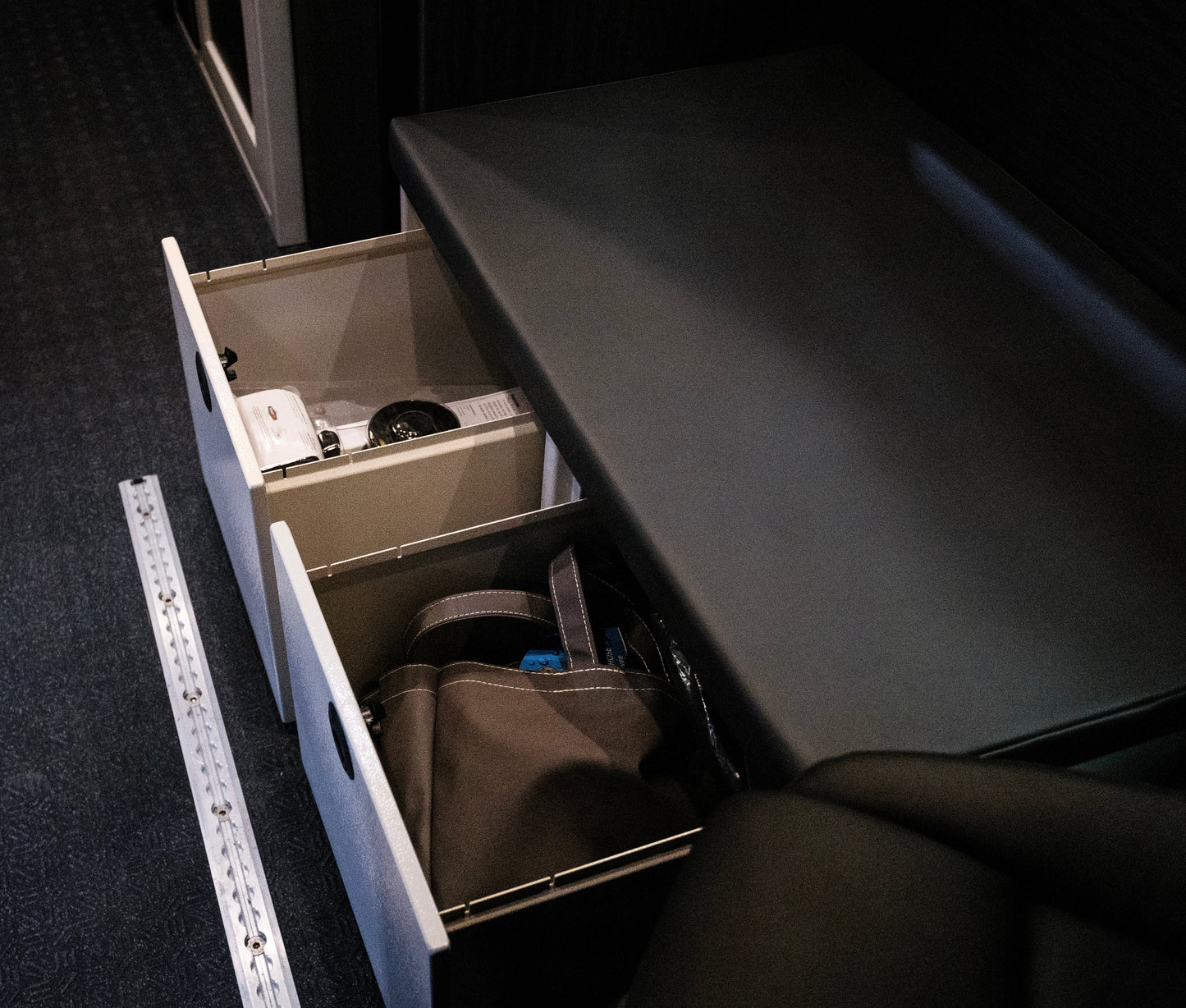 Single Drawer Cabinet 22"x18"x15" - 4 Wheel Overland