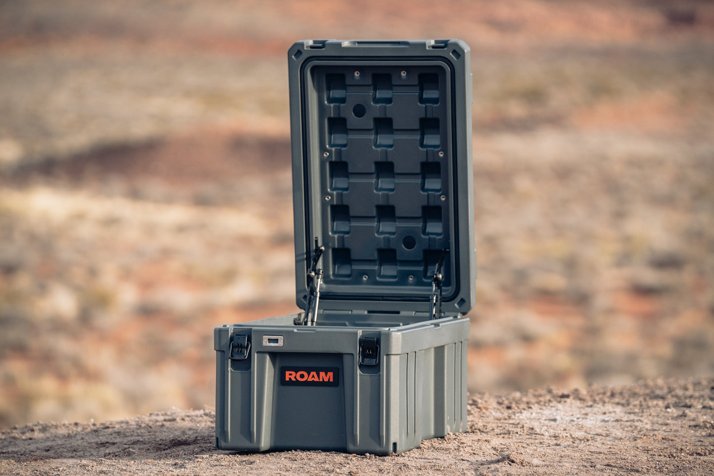 86L Rugged Case - 4 Wheel Overland