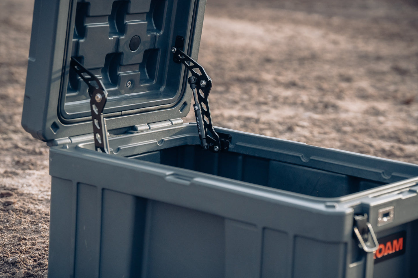 86L Rugged Case - 4 Wheel Overland