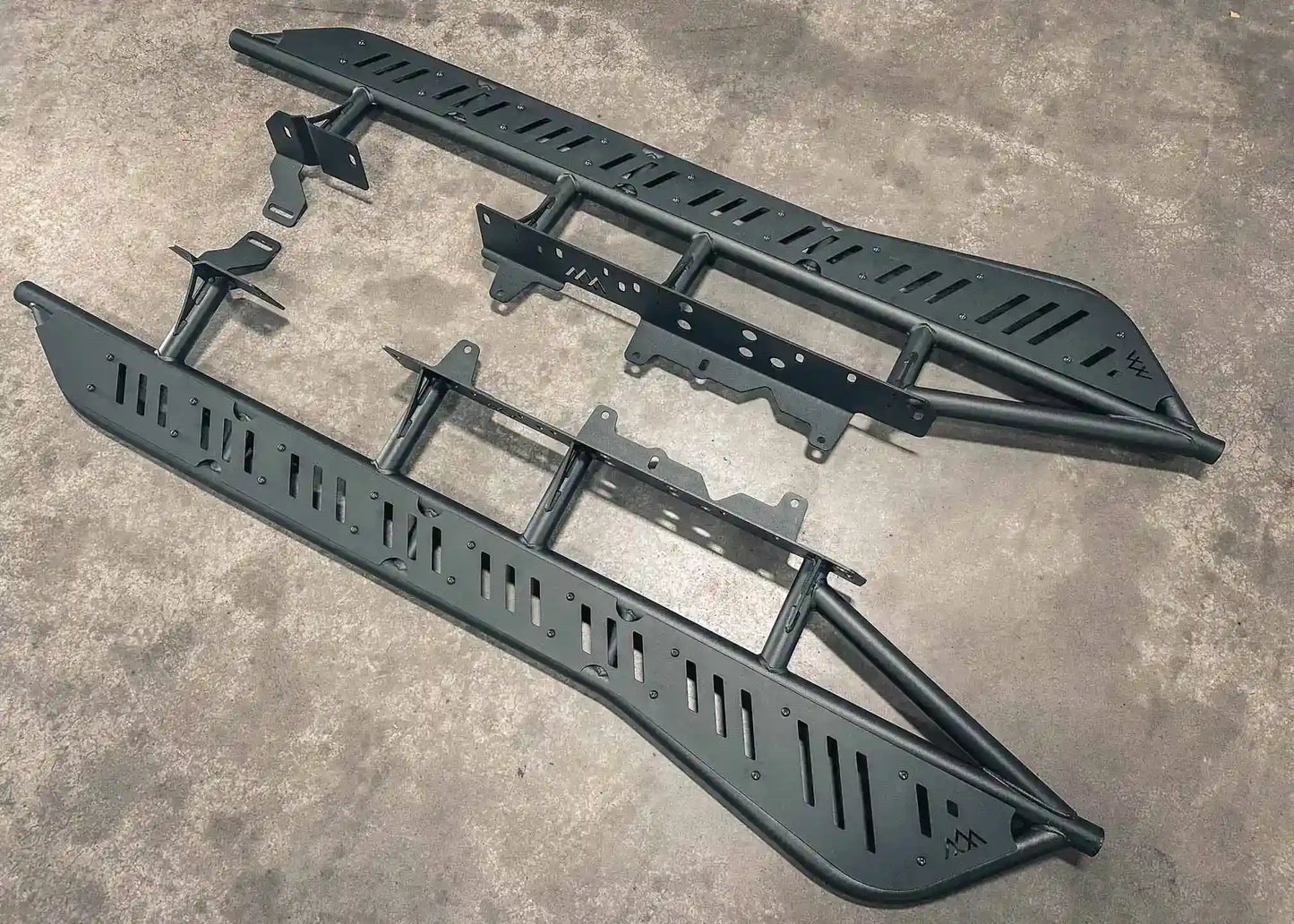 Toyota Tacoma Rock Sliders 2nd & 3rd Gen (2005-2023) - 4 Wheel Overland