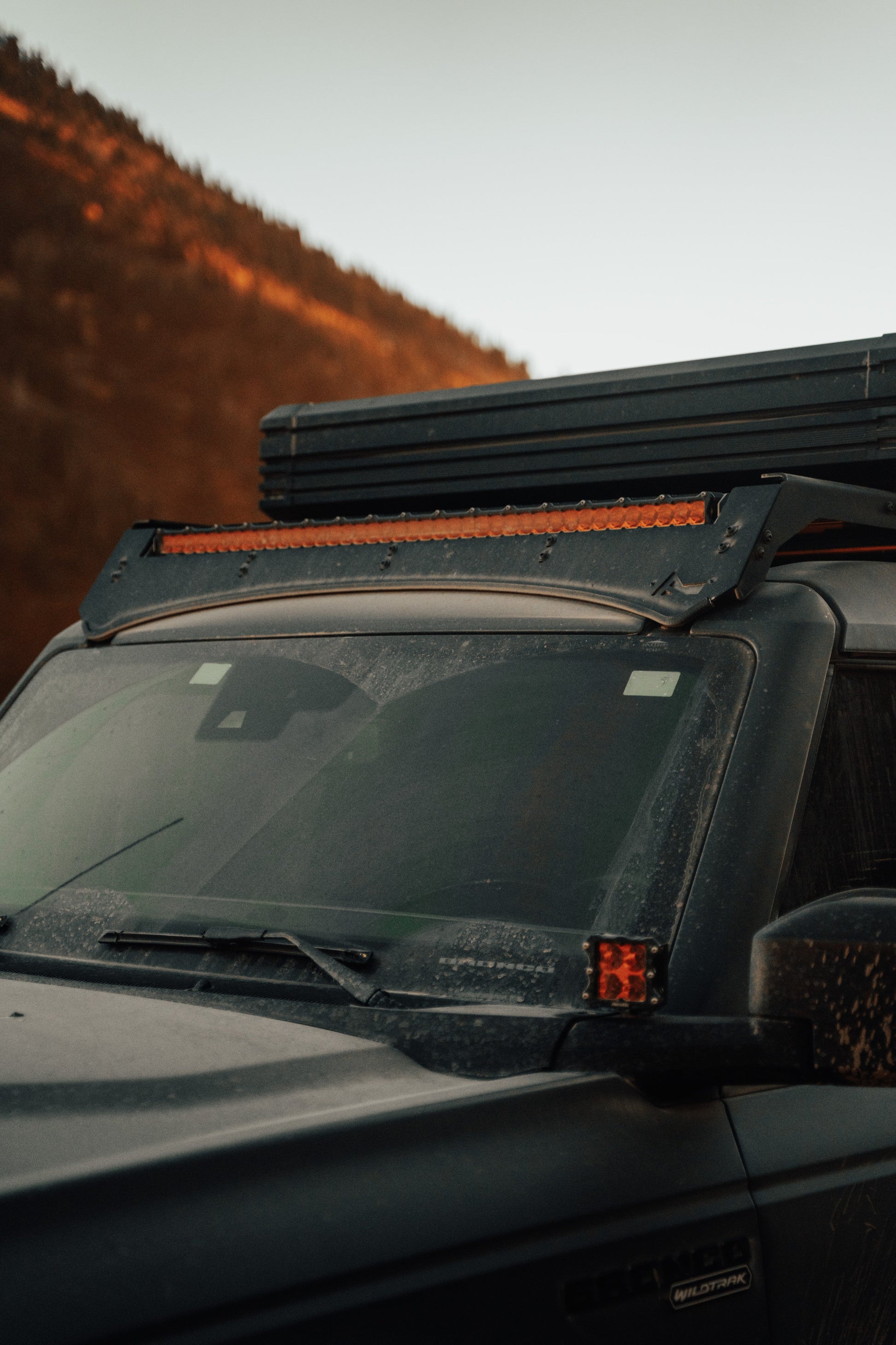 Universal Light Bar Mount - 4 Wheel Overland