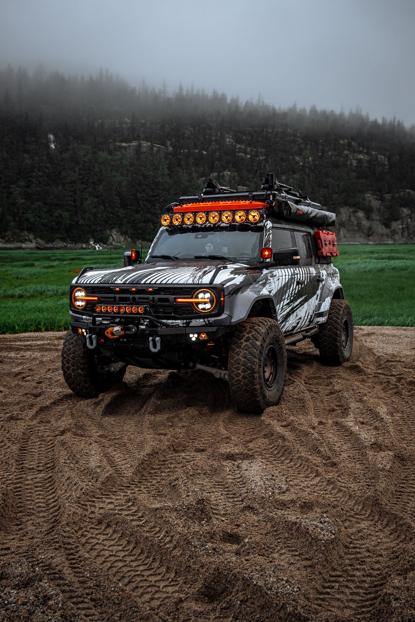 KC light bar mount - 4 Wheel Overland