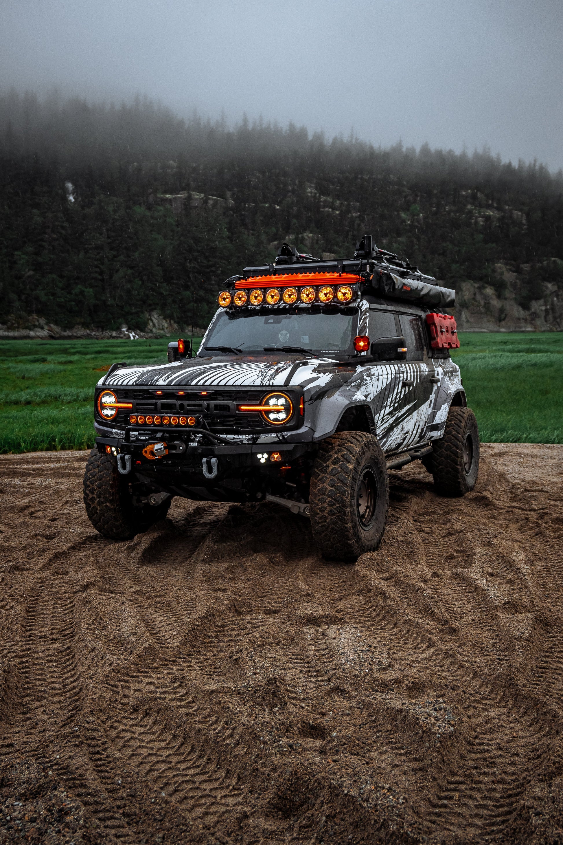 KC light bar mount - 4 Wheel Overland
