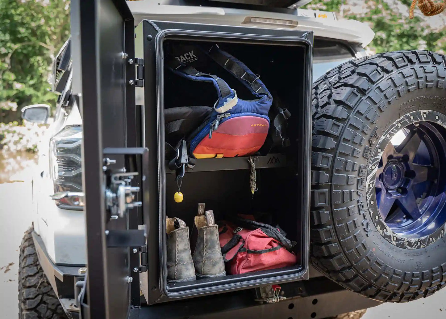 Universal Overland Storage Box (19x28x15) - 4 Wheel Overland