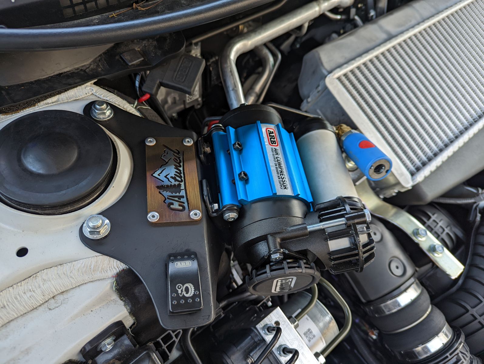 CAtuned Off-Road ARB Compact Air Compressor with Mount and Air Fitting Kit for Subaru Outback - 4 Wheel Overland